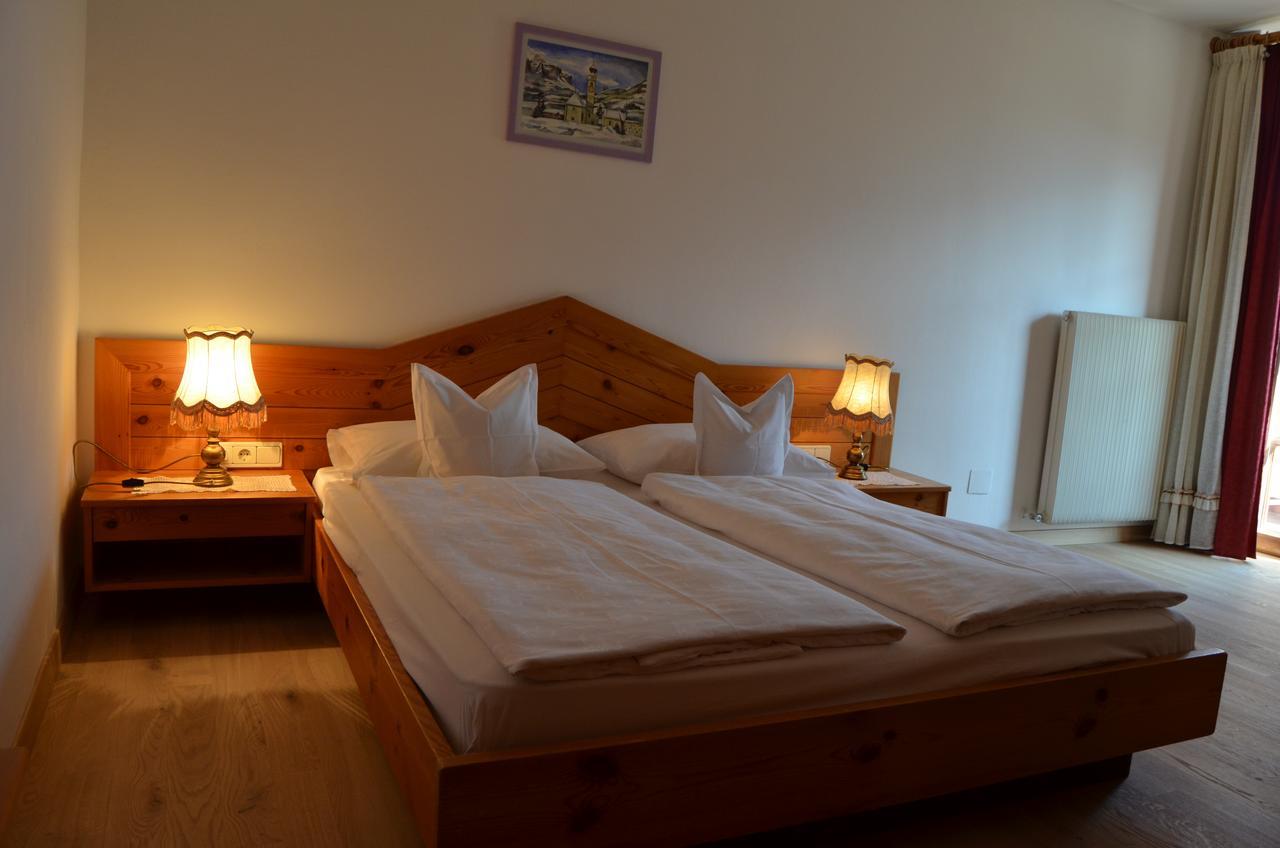 Garni Eden Bed and Breakfast Marling Exteriör bild